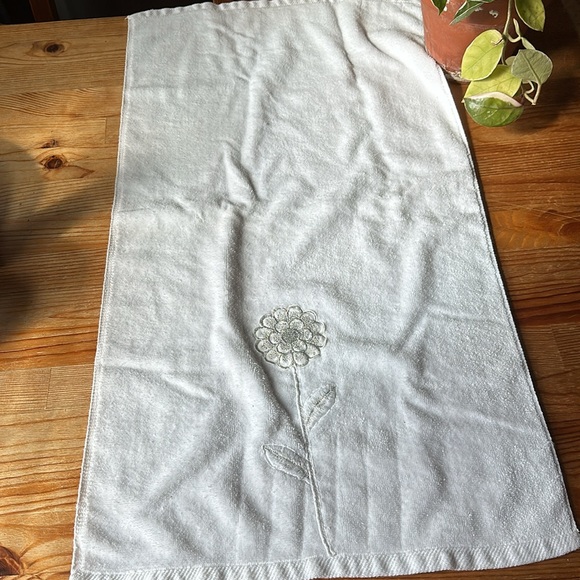 Vintage Floral Towel Set - Picture 9 of 11